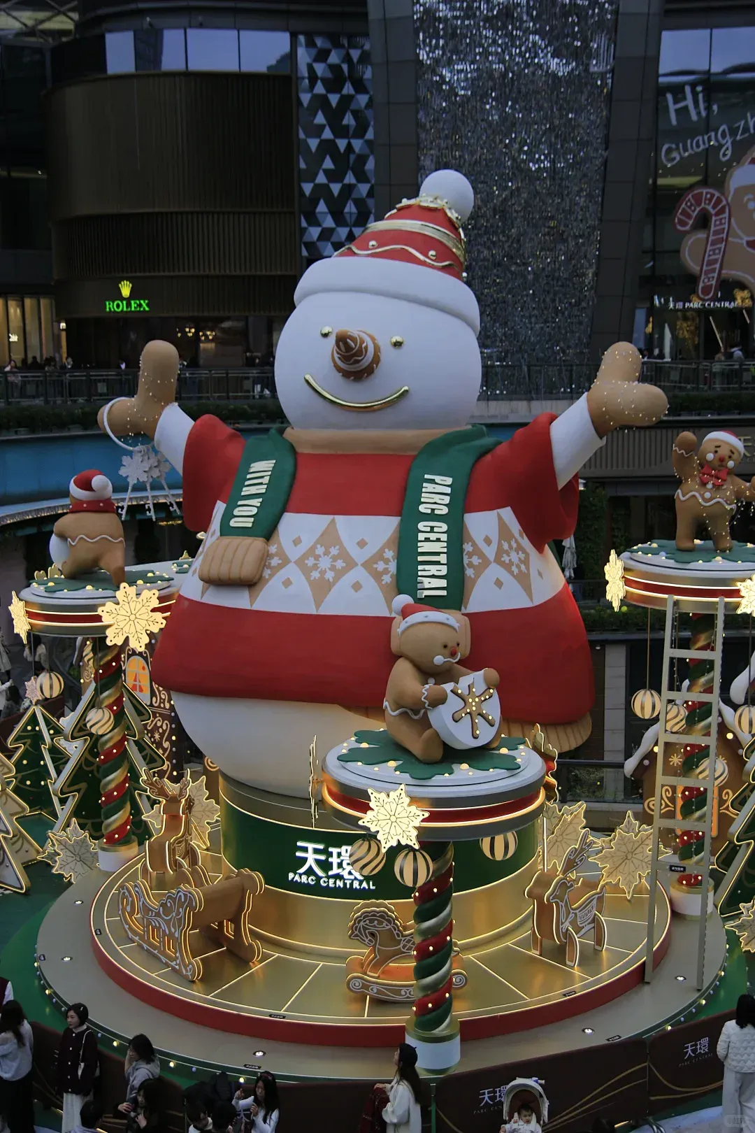 Commercial Plaza Christmas Snowman decoration with lighting