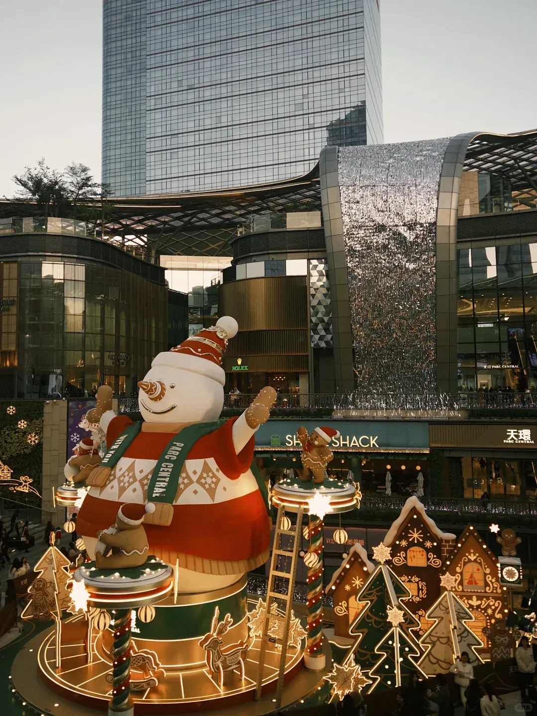 Commercial Plaza Christmas Snowman decoration with lighting