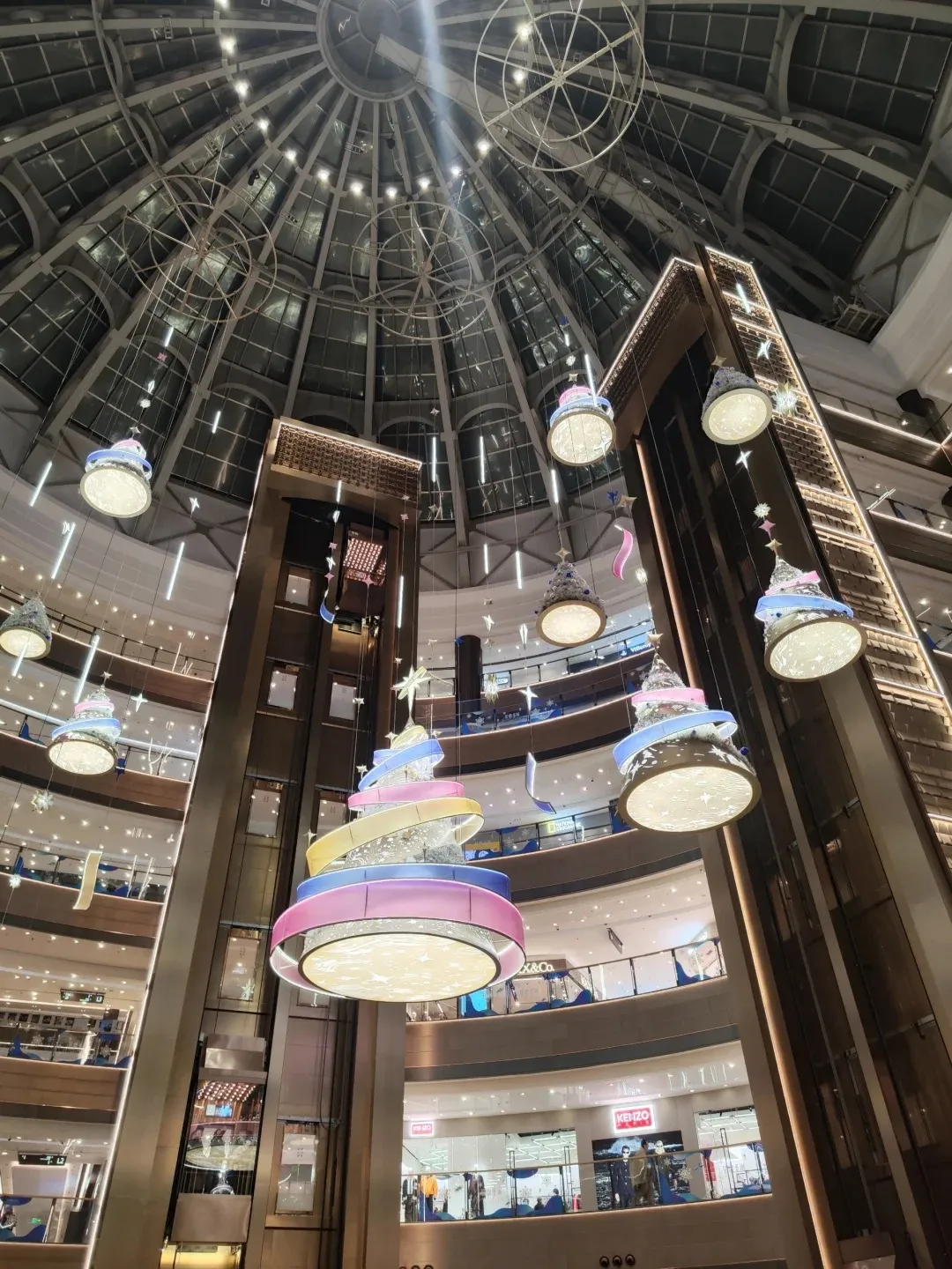 Futuristic Macaron-Pastel Minimalism luxury shopping mall atrium Christmas tree