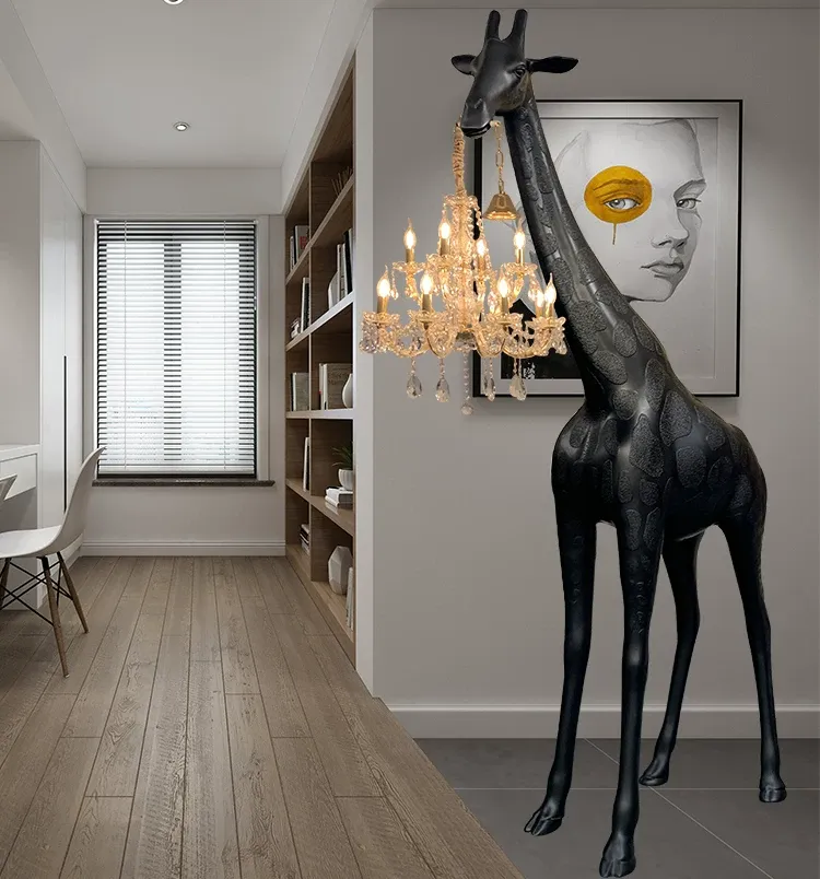 Giraffe sculpt floor lamps, light luxury large-scale sculpture ornaments, grand villa exhibition halls, high-end hotel decoration project wall lamps