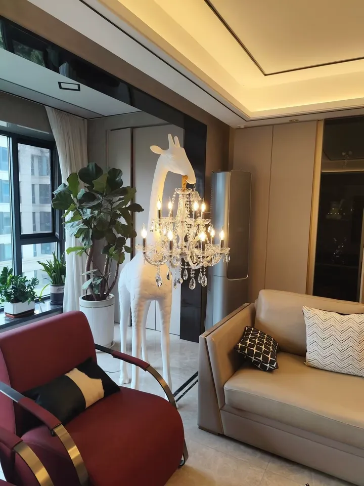 Giraffe sculpt floor lamps  (1).webp