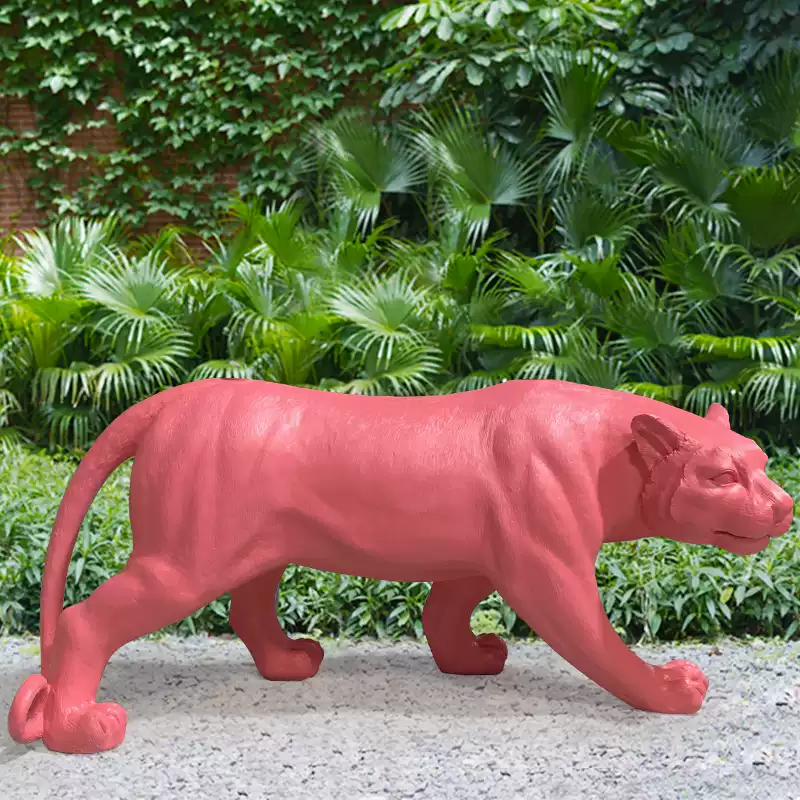Avant-Garde African Wild Style Statement Piece – Contemporary Matte Coral-Rose Leopard Sculpture for Luxury Living Room (2).webp