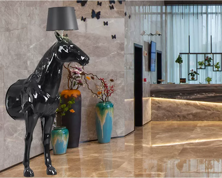 Avant-garde architectural Horse Sculp wall sconce for Luxury High-Gloss Black Fiberglass Half-Body Sconce for Hotel Lobby and Corridor Lighting