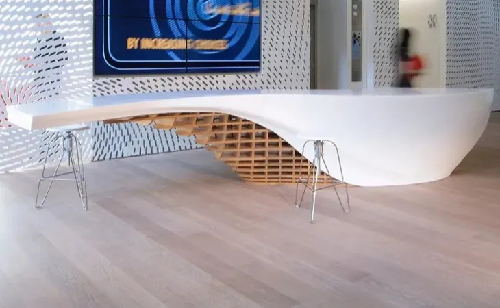 Avant-Garde Irregular Shape Reception Desk – Modern Luminous Fluid-Design Commercial Counter