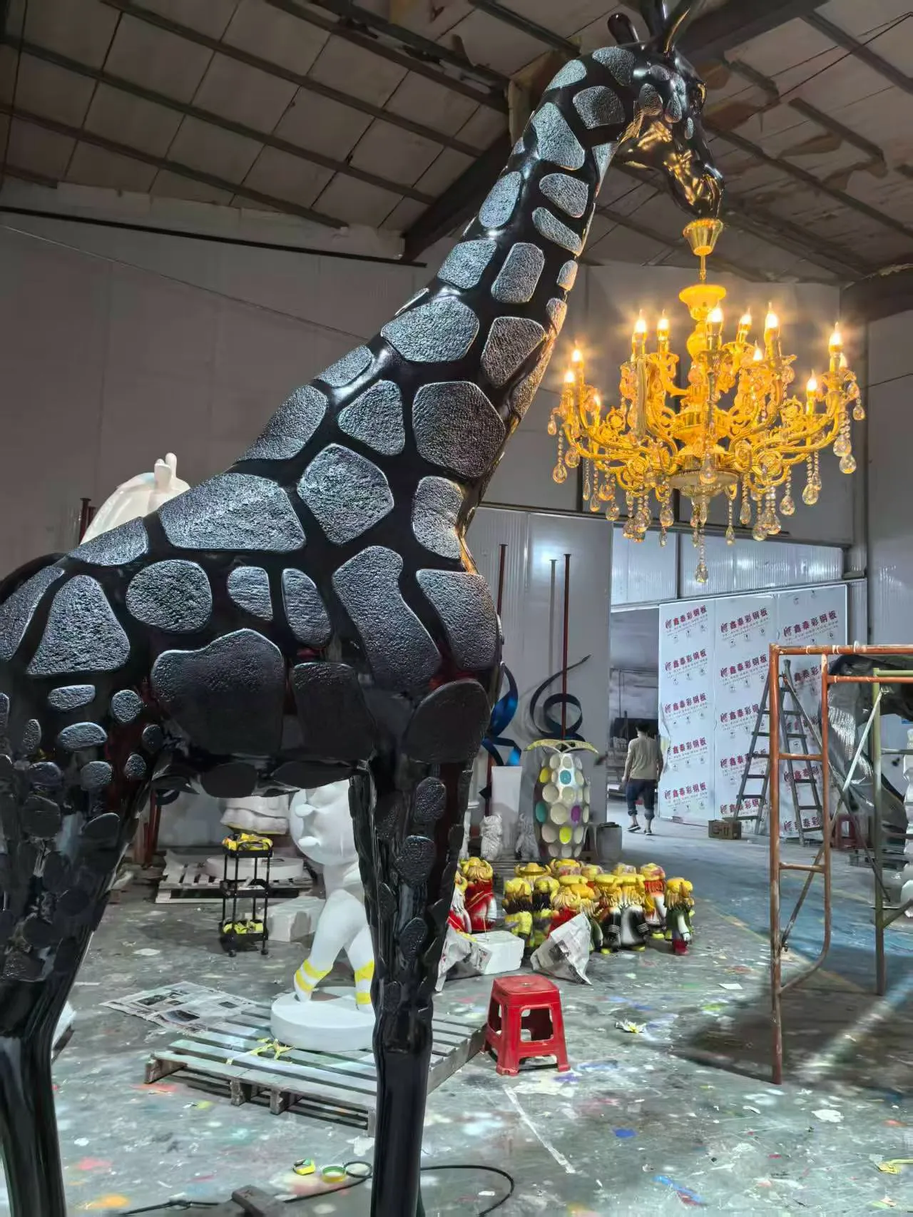 Giraffe sculpt floor lamps (4) product details photo.webp