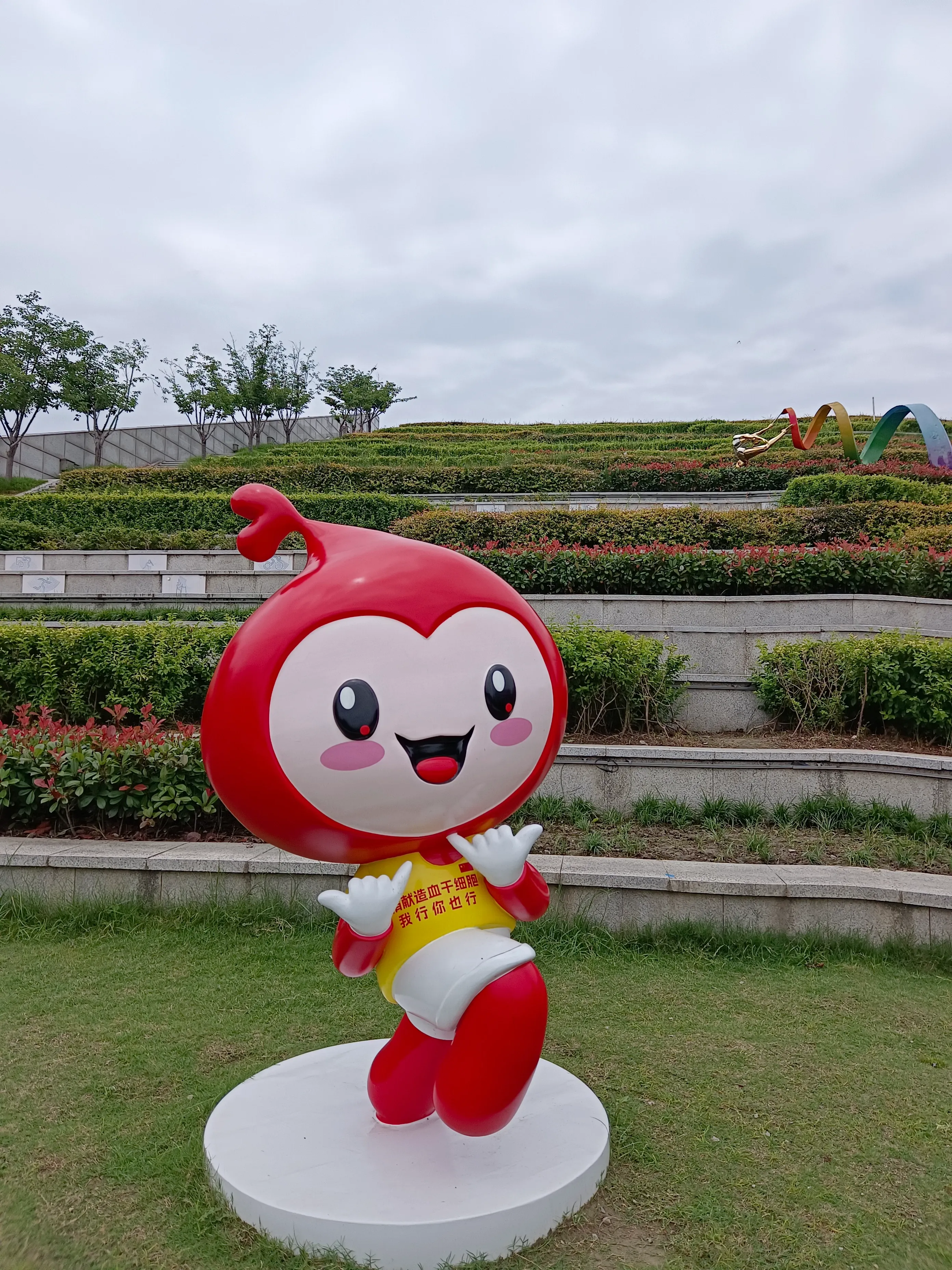 Custom Sports-Themed IP Mascot Sculptures for Shopping Malls, Gyms & Lottery Stores | B2B Manufacturer