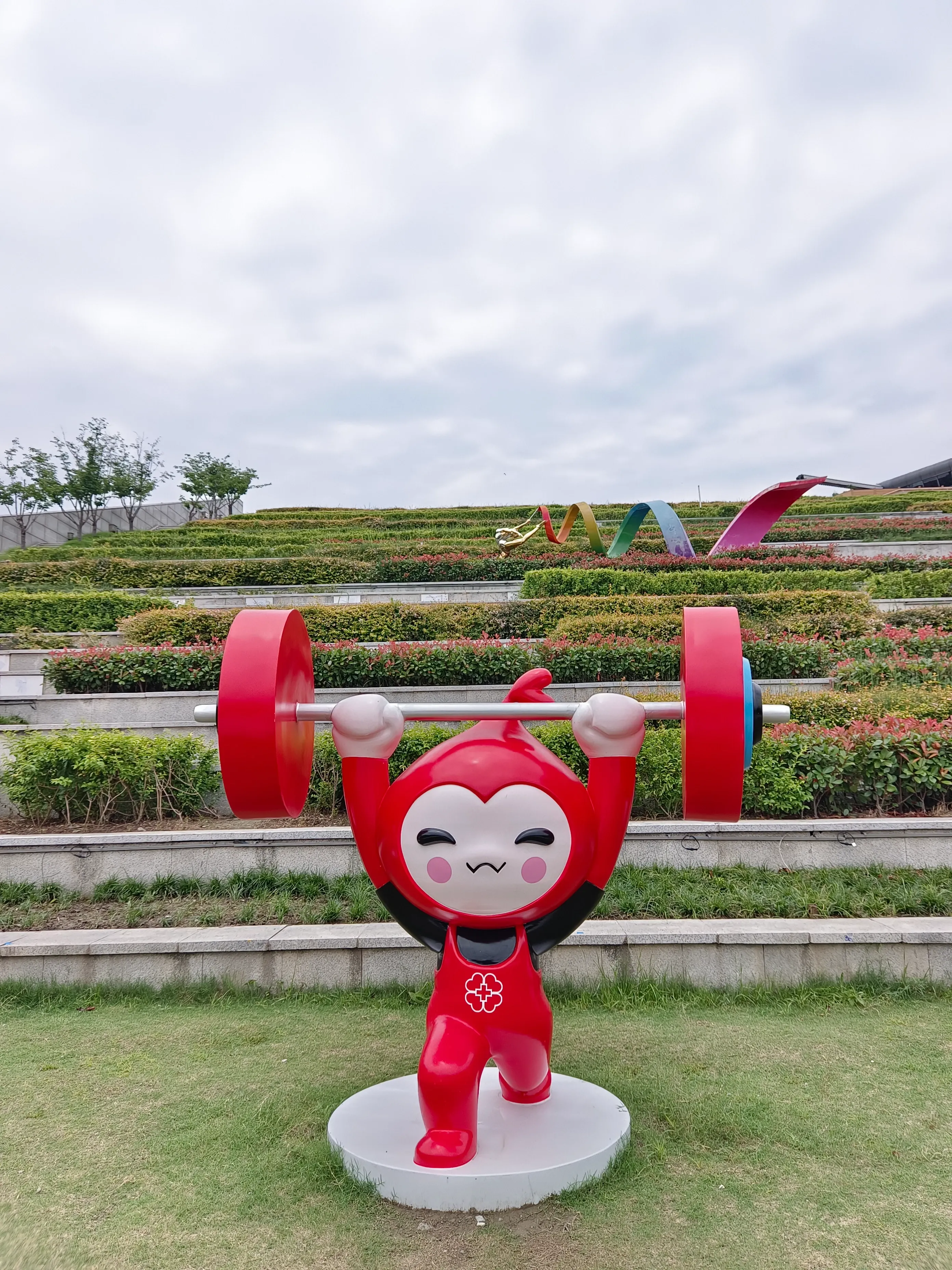 Custom Sports-Themed IP Mascot Sculptures for Shopping Malls, Gyms & Lottery Stores | B2B Manufacturer
