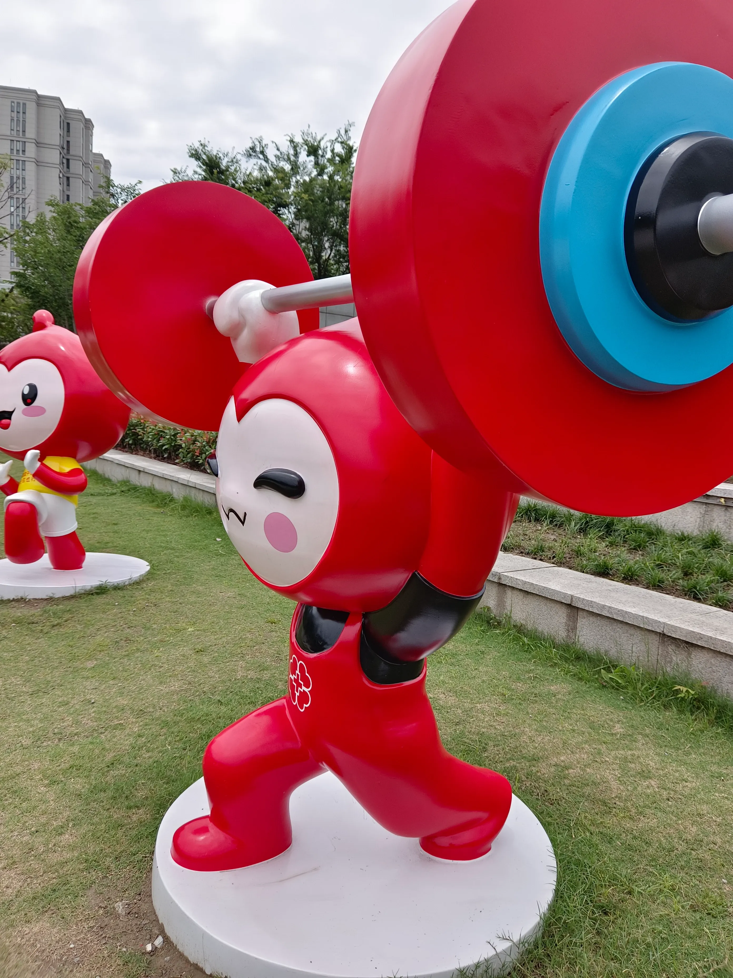 Custom Sports-Themed IP Mascot Sculptures for Shopping Malls, Gyms & Lottery Stores | B2B Manufacturer
