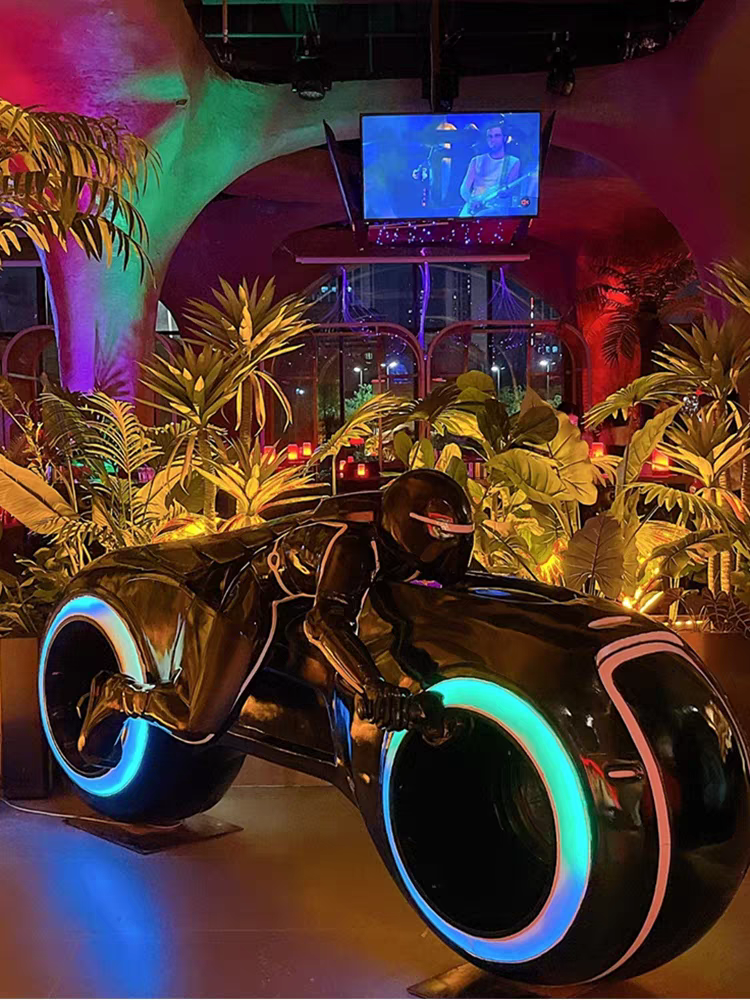 Interactive High-Tech Motorcycle Display – Custom RGB Illuminated Sci-Fi Sculpture for Gaming Centers, Auto Shows & Immersive Brand Experience Zones