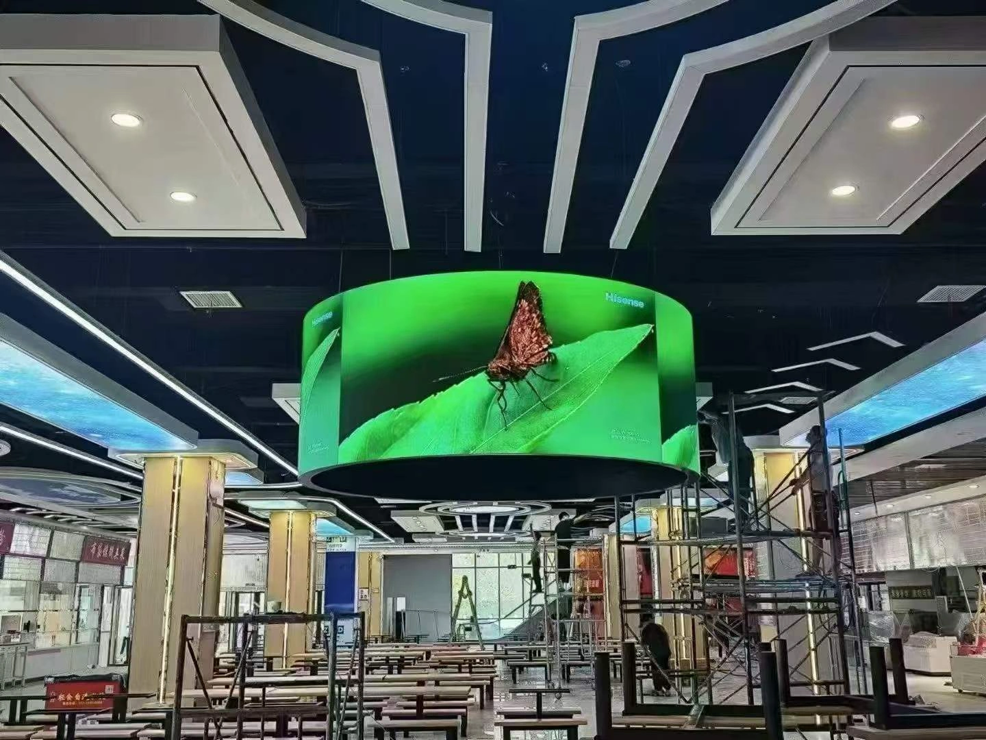3 Curved LED Screen (2).webp