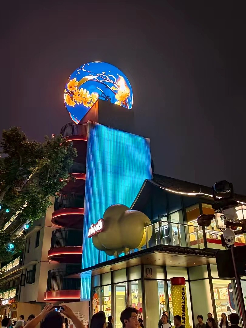 Outdoor LED Display for City Landmark Building Installation