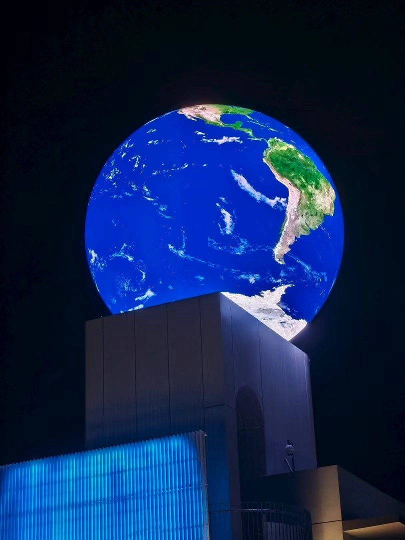 Outdoor LED Display for City Landmark Building Installation
